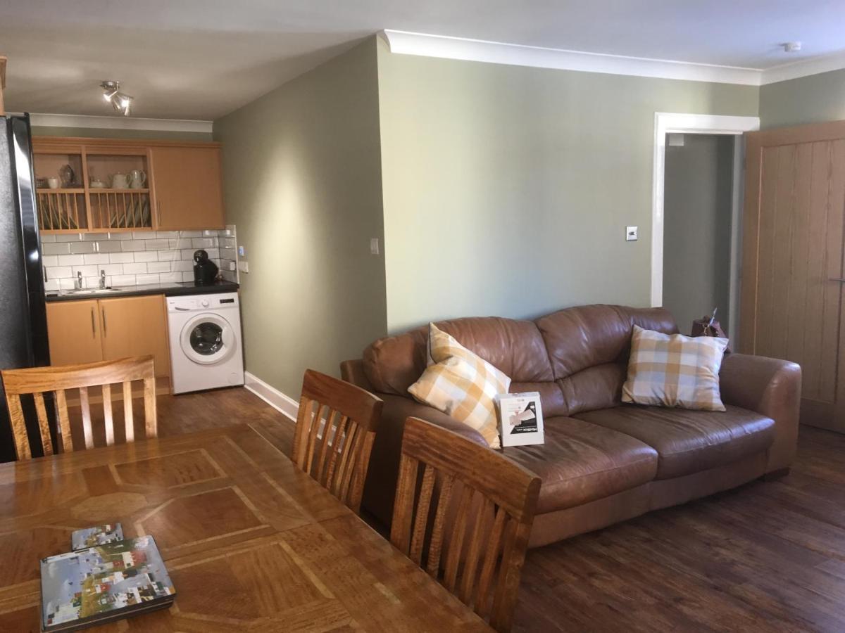 איימאות' 1 St Ellas House Apartment מראה חיצוני תמונה